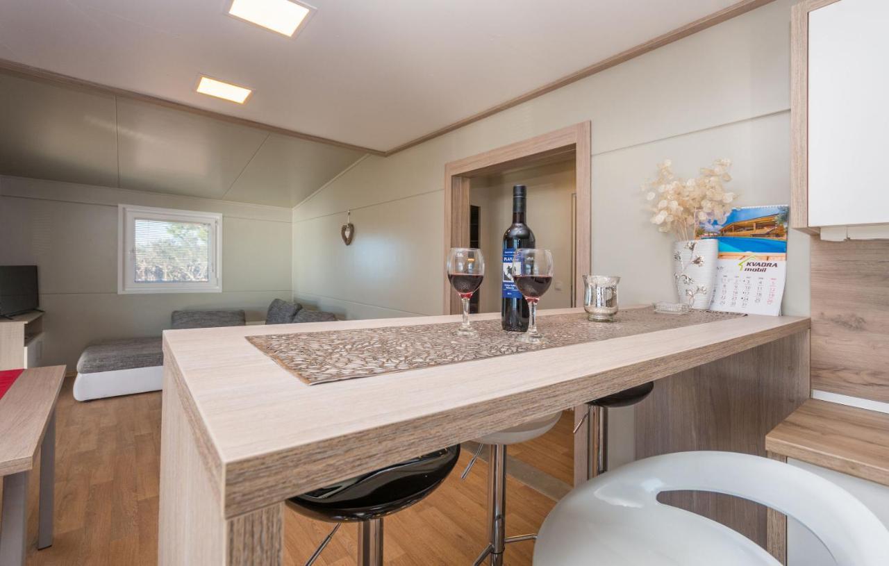 Mobile Home Rock Rose 1 คอน ภายนอก รูปภาพ