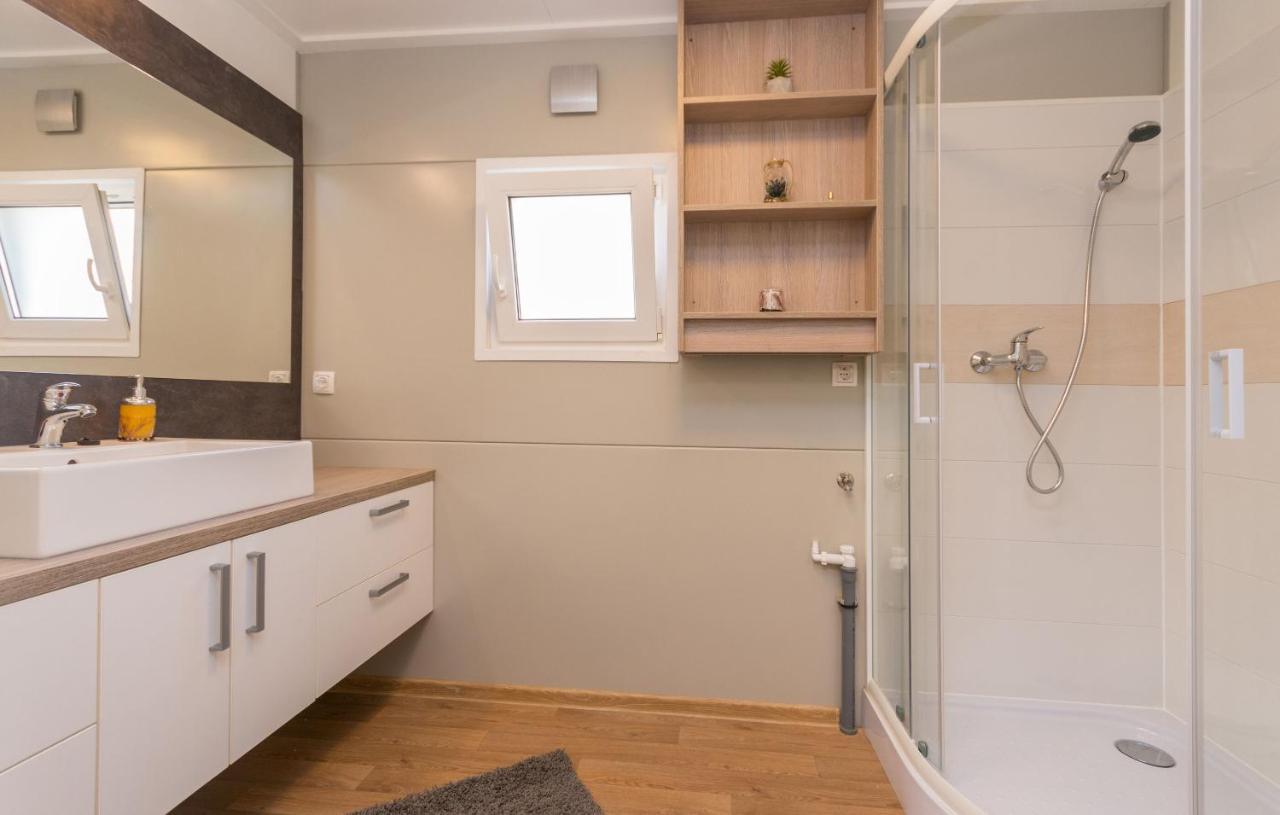 Mobile Home Rock Rose 1 คอน ภายนอก รูปภาพ